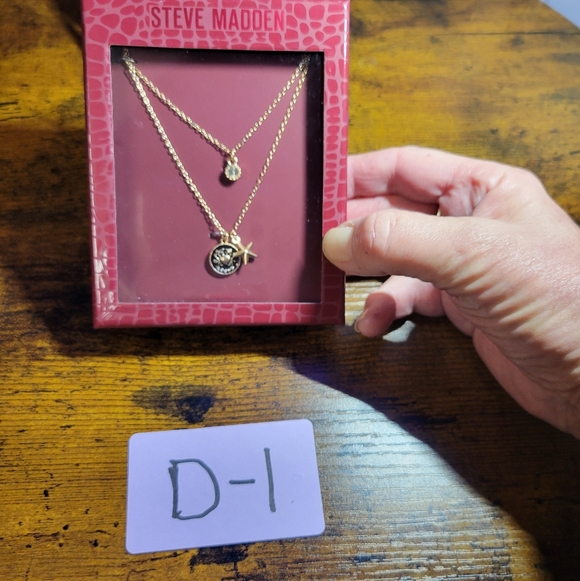 Steve Madden Cancer Gold tone Zodiac Necklace Set - Picture 7 of 7